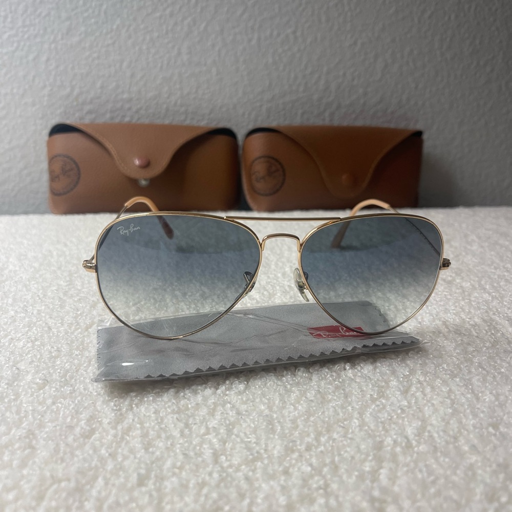 Aviator Gradient Sunglasses in Gold and Light Blue | Ray-Ban®